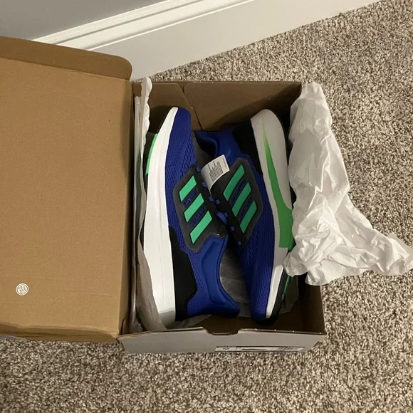 New with tags Men’s Adidas Running Shoes - Picture 10 of 11